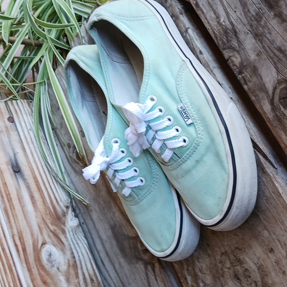 Vans Shoes - Vans low tops